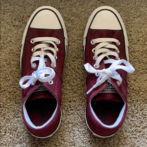 Burgundy CONVERSE worn once